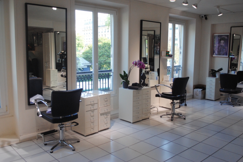 salon-coiffure-TOURRETTES-min_floor-home-office-property-living-room-room-781228-pxhere.com